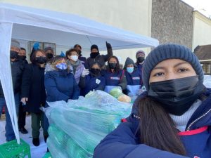 El clima invernal no es un impedimento para extenderle una mano amiga a los que están necesitados