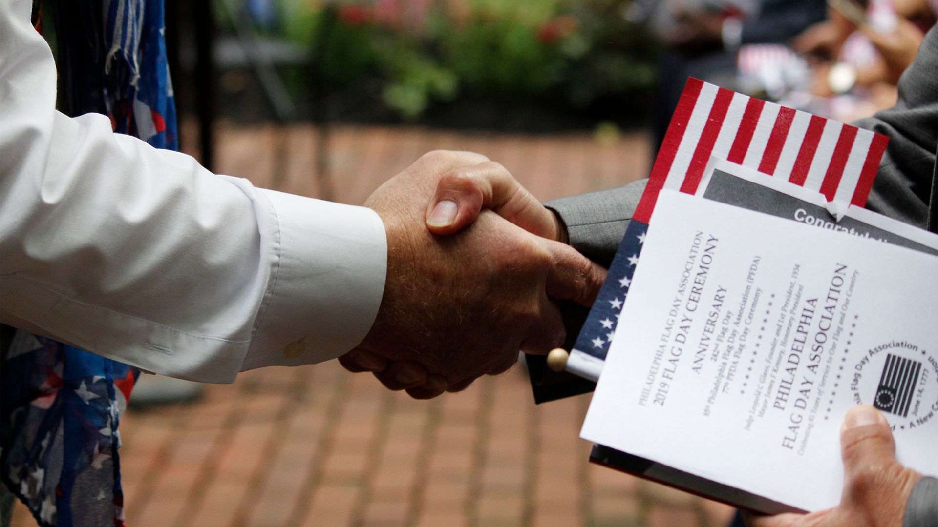 Yo soy ciudadano en EE.UU., ¿cómo puedo pedir la residencia para mis padres?