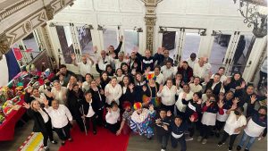 El grupo de EVG en Broadway, Los Ángeles, realizó el evento social “Navidad sin hambre”