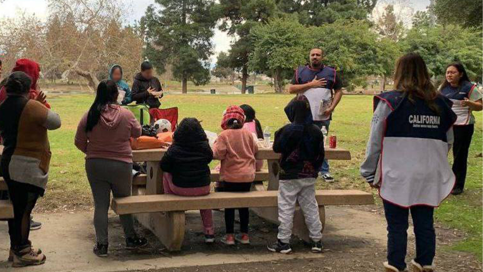 Los integrantes del grupo EVG en Whittier, California realizó un núcleo de oración