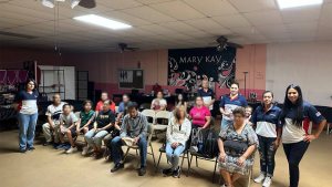 Los voluntarios de EVG compartieron la palabra de Dios a los hogares de varias familias